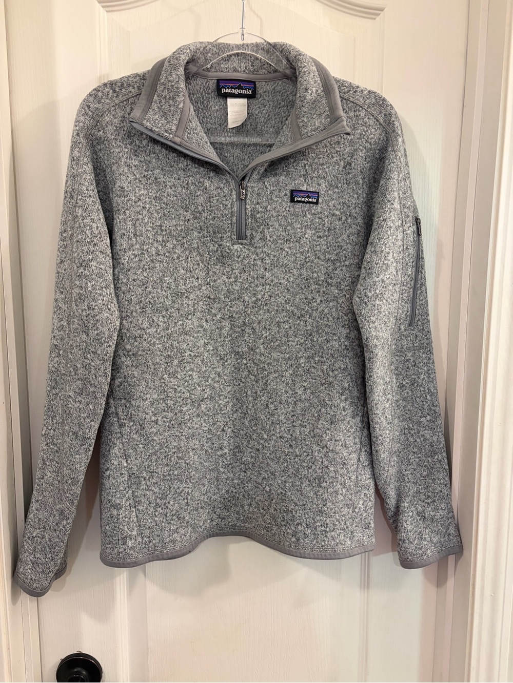 Patagonia Women’s Light Grey Quarter-Zip Fleece Pullover